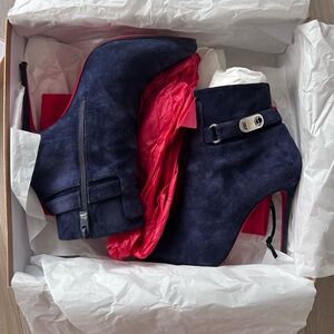 AUTHENTIC Lock So Kate Blue Suede Booty 36.5